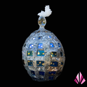Contemporary sculpture Parfum de femme in metal, glass, crystal and quartz with central geode 2