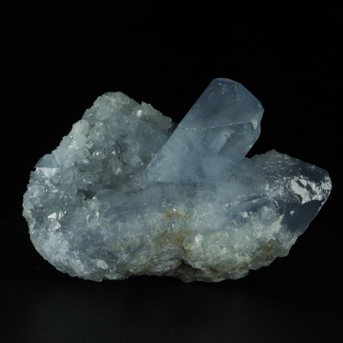 Vue opposée d’une célestine bleue de Madagascar aux cristallisations plus fines.