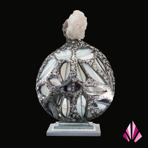"Cœur de Quartz" artwork in quartz, rock crystal, glass and metal, one-of-a-kind piece front view 2