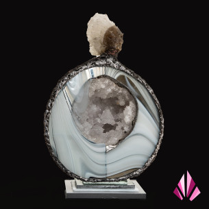 "Cœur de Quartz" artwork in quartz, rock crystal, glass and metal, one-of-a-kind piece front view