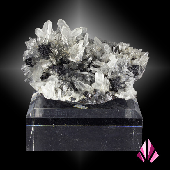 Quartz macles du Japon, 6 macles – mine du 9 Septembre, Madan (Bulgarie), 1997