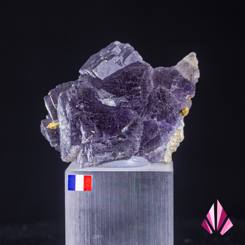 Purple fluorite from the Fontsante mine in the Var region.