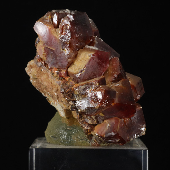 Vanadinite avec de beaux et gros cristaux rouge sombre - Mibladen, Maroc