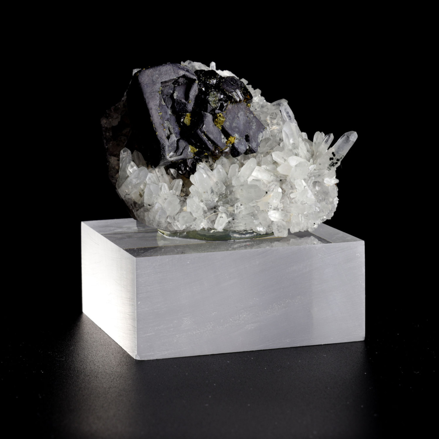 Galène en association avec blende et chalcopyrite sur quartz – minéral vendu