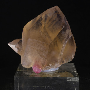 Quartz with pink tourmaline