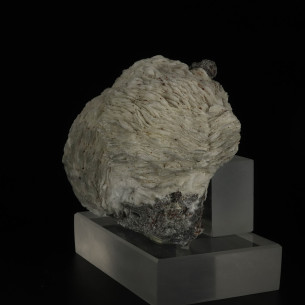 Boule de baryte (barytine) des Malines dans le Gard, vue principale de l’agrégat cristallisé 2