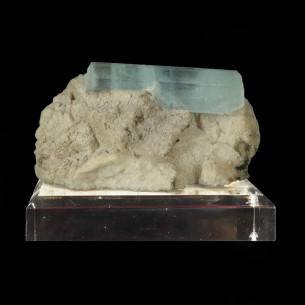 Aigue-marine biterminée de Minas Gerais au Brésil, grand cristal bleu pâle sur matrice