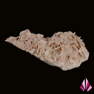 Rhodochrosite et quartz de la mine de Batanzi en Bulgarie, vue principale des cristallisations 2
