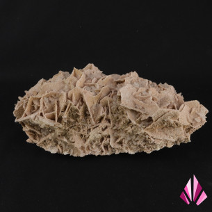 Rhodochrosite et quartz de la mine de Batanzi en Bulgarie, vue principale des cristallisations