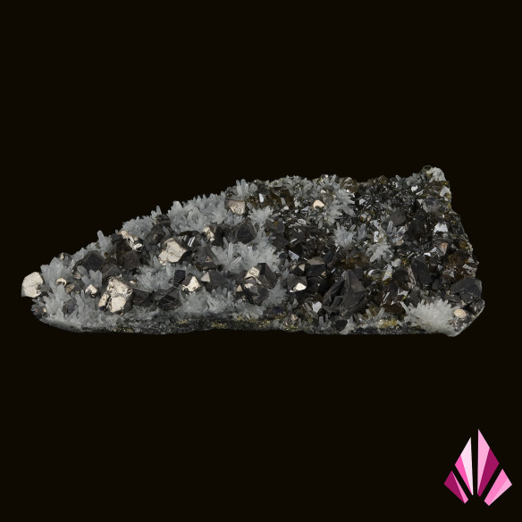Galène et cléophane sur quartz de Madan, Bulgarie, vue principale des cristaux