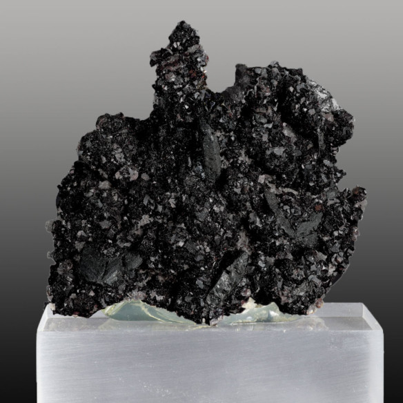 Blende et bournonite des Malines, France, cristallisations sombres sur socle