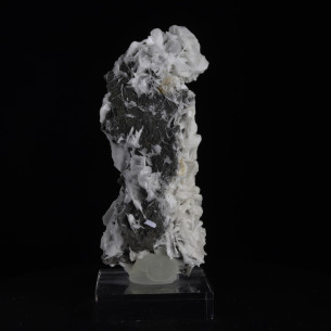 Baryte blanche de la mine des Malines dans le Gard, cristaux tabulaires en agrégats