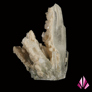 Quartz et calcite de Madan, Bulgarie, vue principale avec grand cristal prismatique