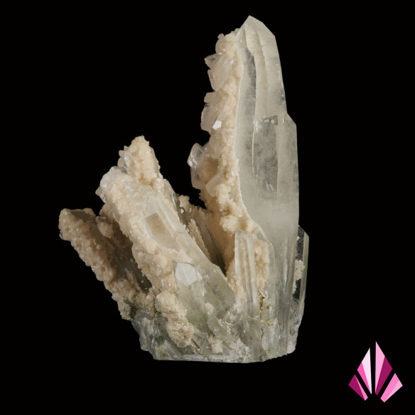 Quartz et calcite de Madan, Bulgarie, vue principale avec grand cristal prismatique
