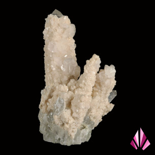 Quartz et calcite de Madan, Bulgarie, vue principale avec grand cristal prismatique 2