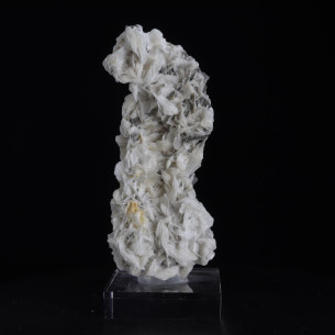 Baryte blanche de la mine des Malines dans le Gard, cristaux tabulaires en agrégats 2