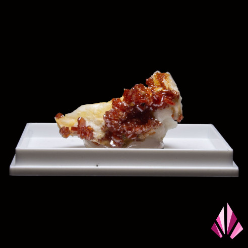 Vanadinite sur baryte blanche de Mibladen (Maroc)