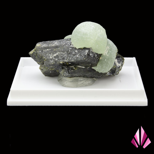 Phrenite and epidote, Mali.