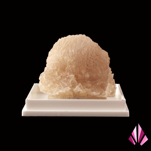 Minéral de calcite en forme de dôme.