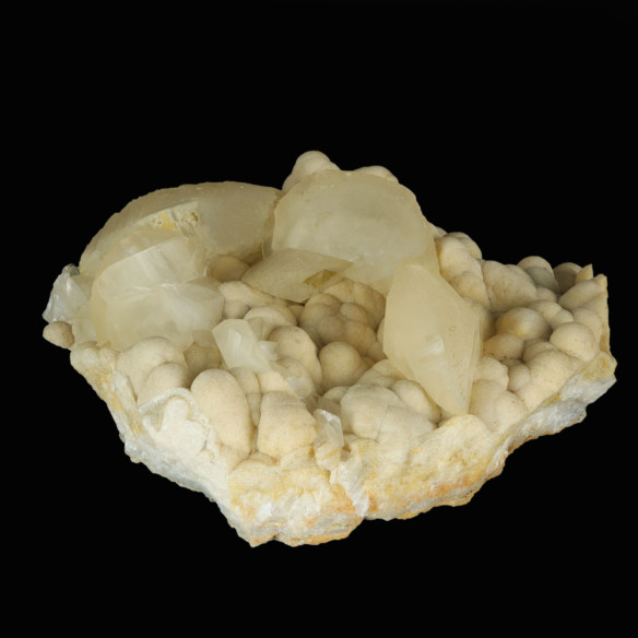 Calcite de Laki, Bulgarie, grands cristaux clairs sur base mamelonnée