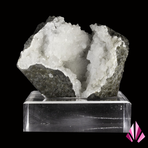 Natrolite de France: couleur blanche.
