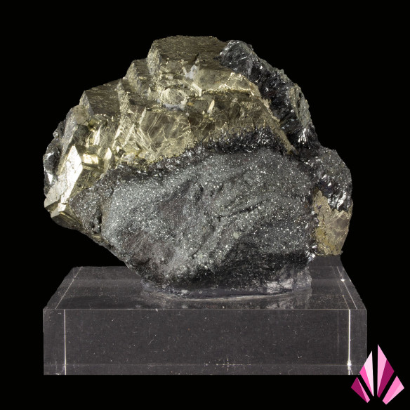 Pyrite dorée et hématite noire de l’île d’Elbe, Italie, sur socle en acrylique.