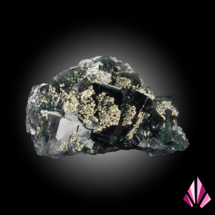 Fluorine verte sombre du Nigéria parsemée de pyrite sur cristaux cubiques